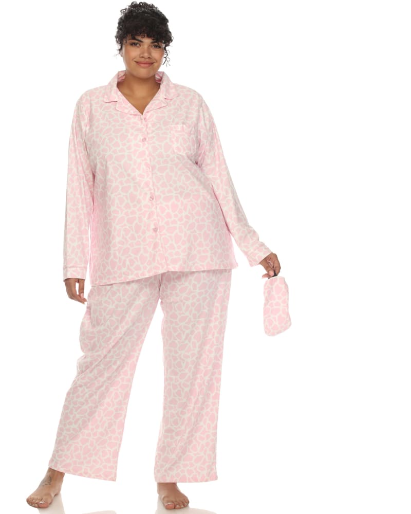 Front of a model wearing a size 1X 3 Piece Giraffe Print Pajama Set in Pink Giraffe by White Mark. | dia_product_style_image_id:247835